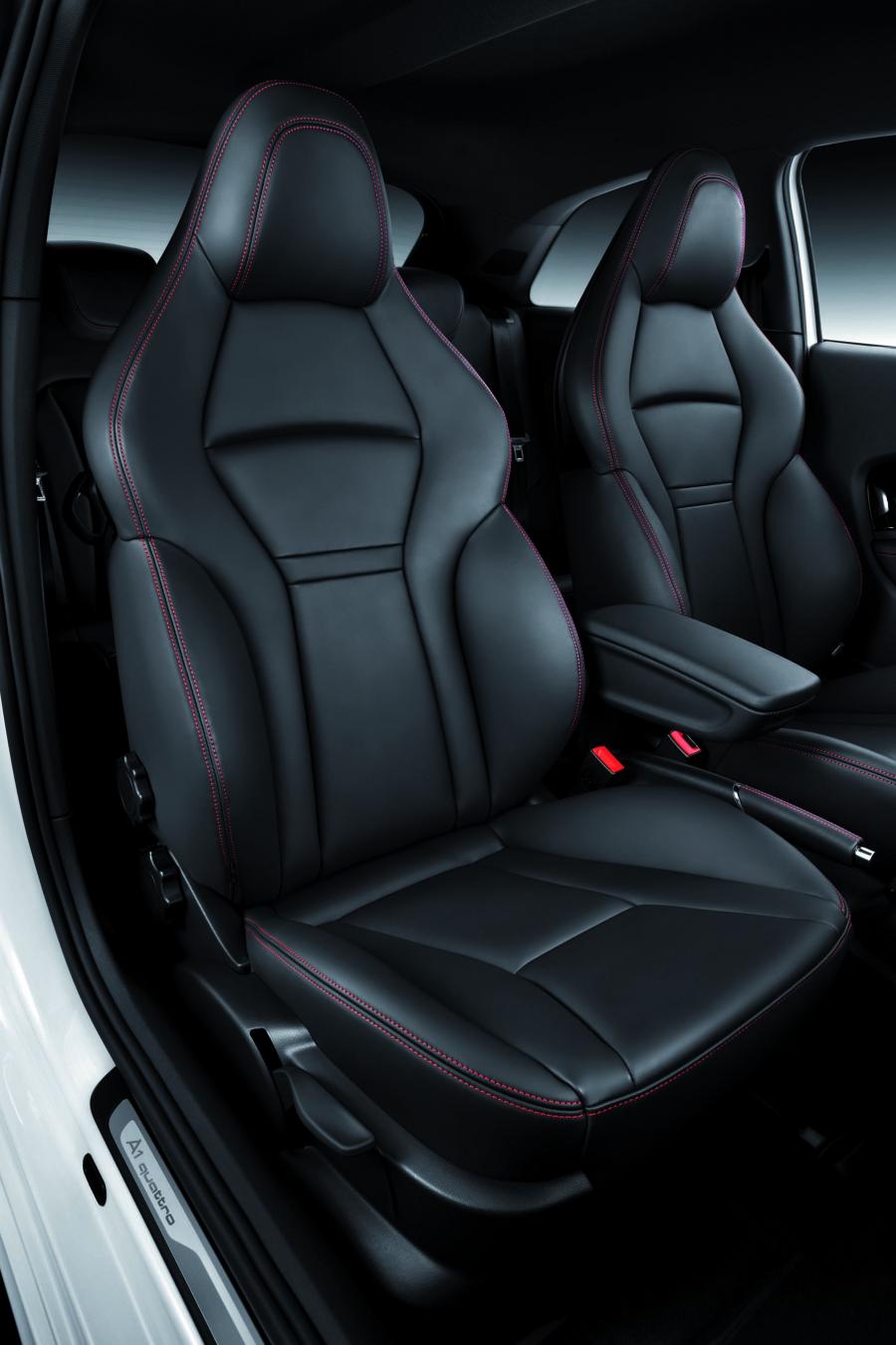 Интерьер Audi A1 Quattro (8X) 2012 года  (фото 36 из 53)